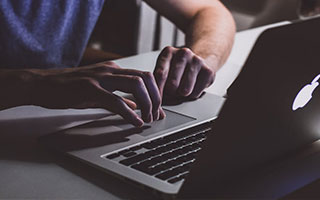 开云-LCK：Keria拉克丝开秀仍没打赢，BFX中路团2换4大胜T1